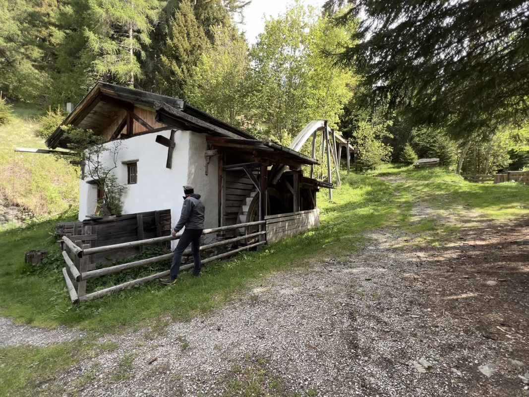 Noch klappert es am Falkesaner Bach: Zur Hinterlocher Schaumühle in Ellbögen