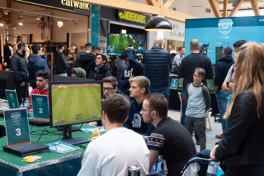 Begeisterte Fans sehen hochklassiges eSport-Turnier im Inntalcenter Telfs