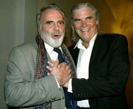 "Jedermann"-Treffen nach der 500. Aufführung bei den Salzburger Festspielen 2003:  Maximilian Schell/l. (1978 - 1982) und der aktuelle Jedermann Peter Simonischek.