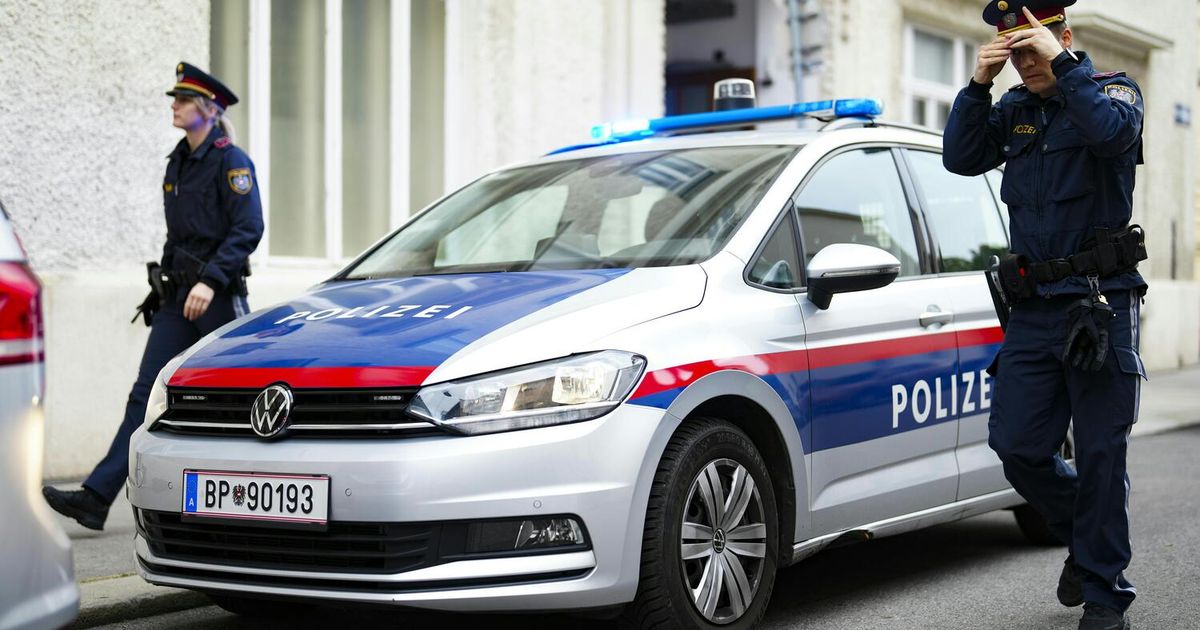 Gruppenschl-gerei-in-Innsbruck-Zwei-M-nner-verletzt-Polizist-angespuckt