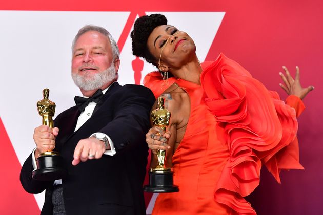 Jay Hart und Hannah Beachler bekamen den Oscar für das beste Szenenbild und die Ausstattung von "Black Panther".