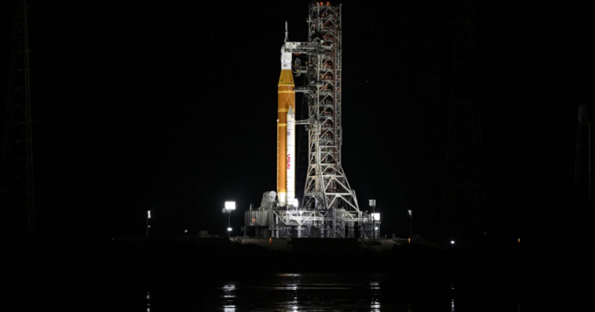 -Artemis-2-Raketensystem-kommt-zur-ck-in-Hangar