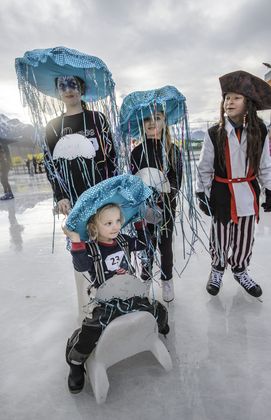 Familienausflug aufs Eis.