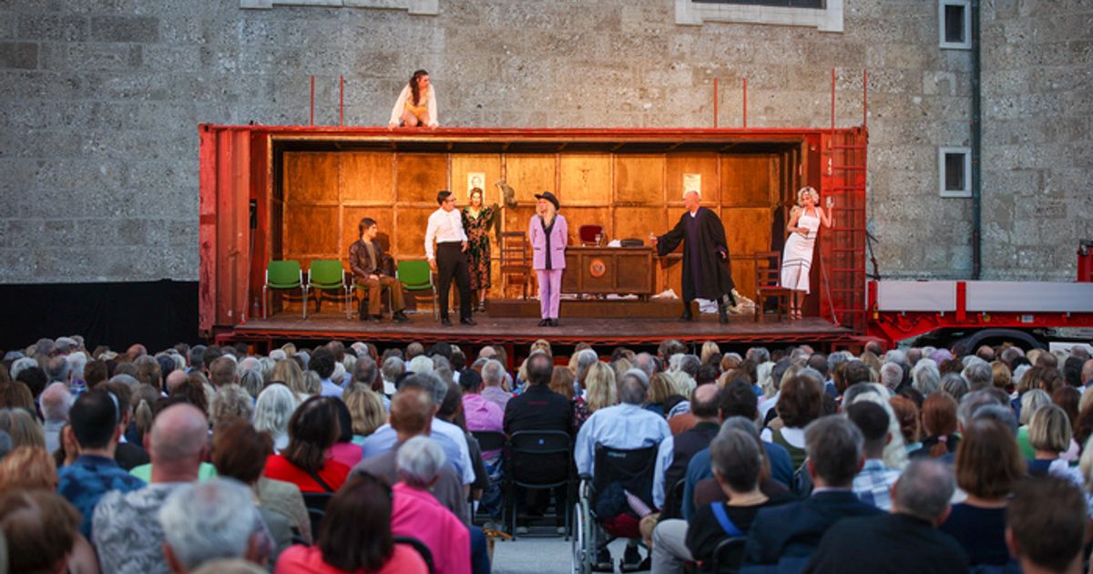 Im-Lkw-in-die-barocke-Pracht-So-war-das-Krug-Gastspiel-in-Salzburg