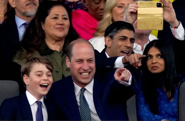 "Schau mal!": Prinz George und Papa Prinz William amüsierten sich königlich.
