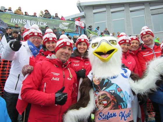 Der "Kraftadler", das Maskottchen von Tourneemitfavorit Stefan Kraft, brachte kein Glück.