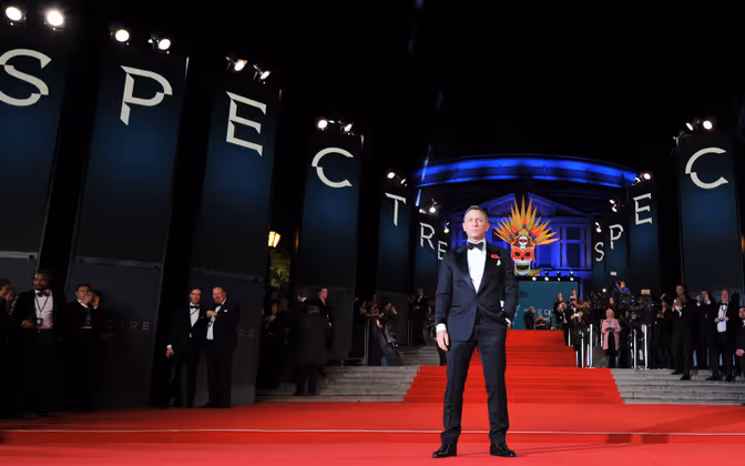Daniel Craig erschien als erster der "Spectre"-Satrs auf dem roten Teppich.