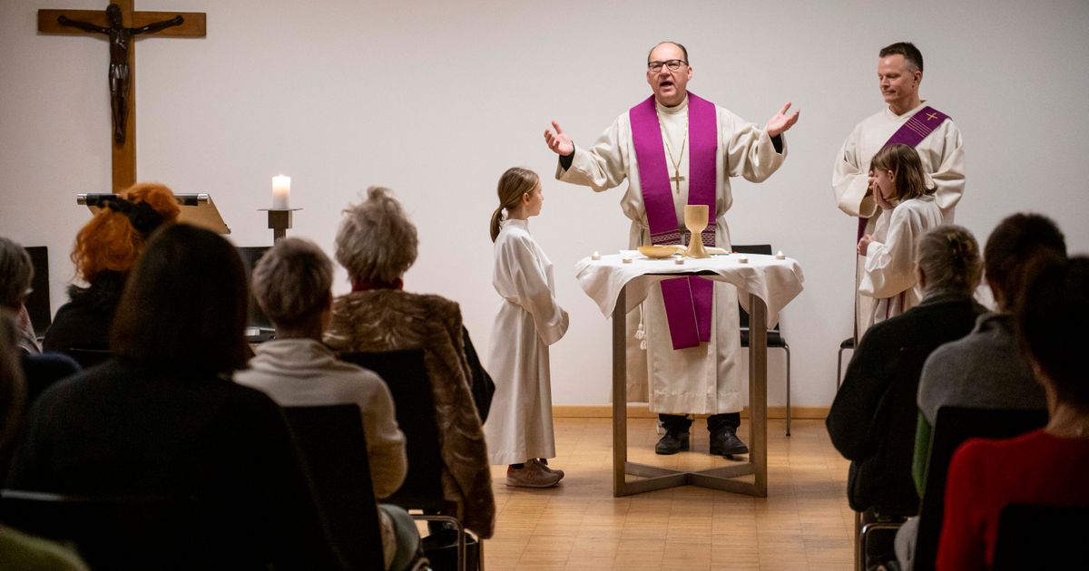 Stiller-Start-in-den-Tag-Immer-mehr-Menschen-entdecken-die-Rorate-f-r-sich