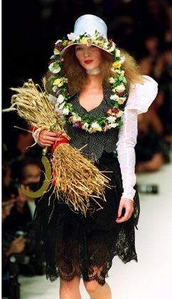 Am Laufsteg für Vivienne Westwood 1994.