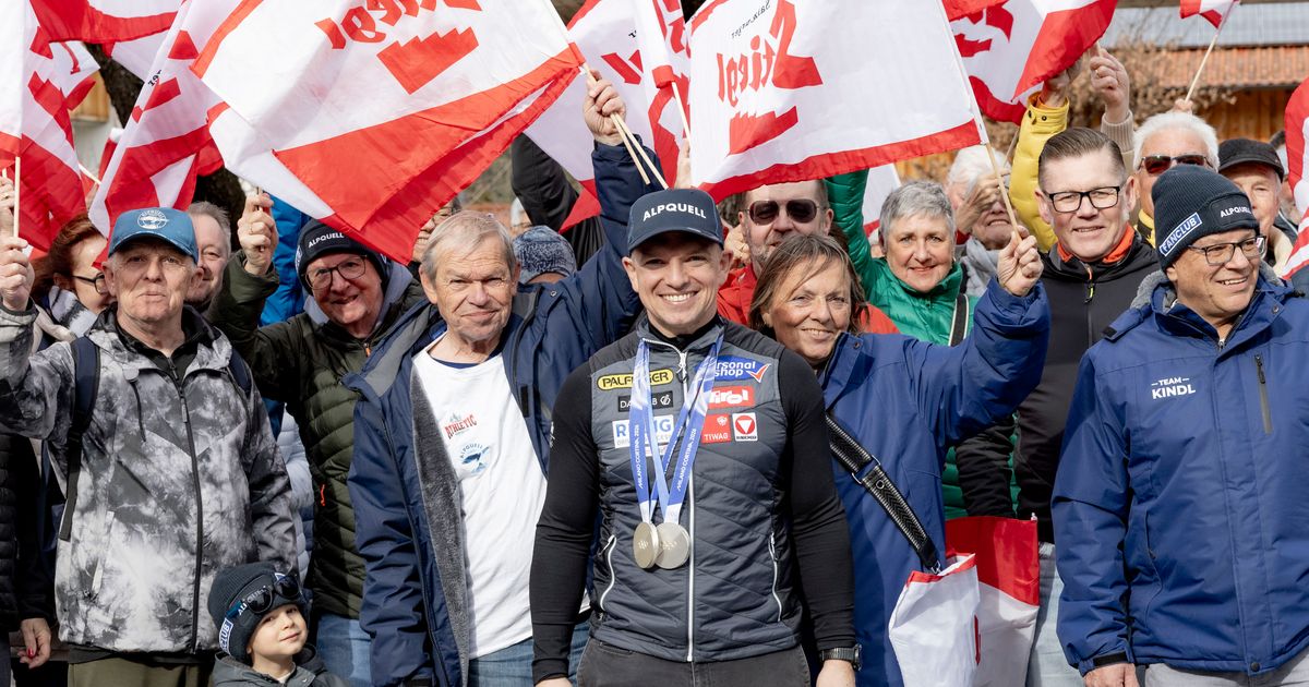 Gemeinde-Natters-lie-ihren-Olympia-Helden-und-Rodel-Star-Kindl-hochleben