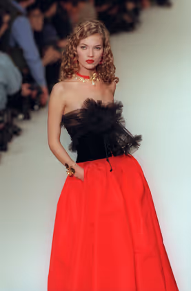 Am Laufsteg für  Yves Saint Laurent 1994.