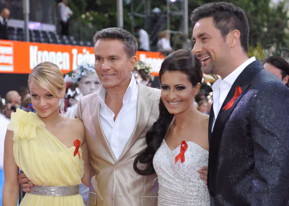 Moderatoren-Quartett: Mirjam Weichselbraun, Alfons Haider, Doris Golpaschin und Marco Schreyl auf dem Magenta Carpet 2011.