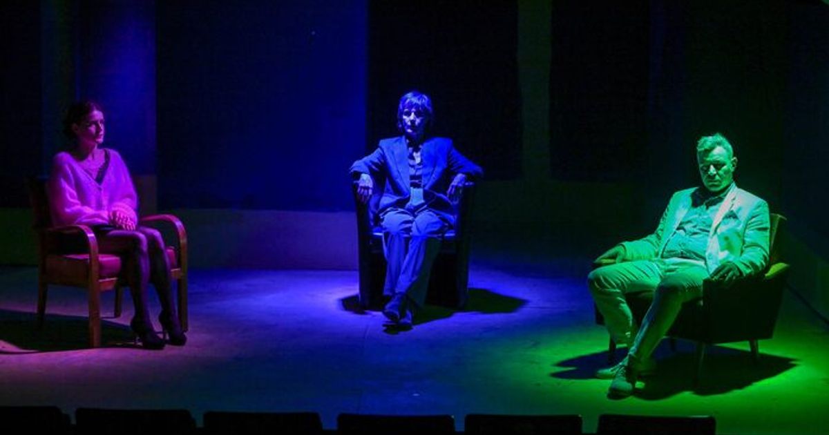 Warum-die-H-lle-im-Innsbrucker-Kellertheater-nur-drei-St-hle-braucht