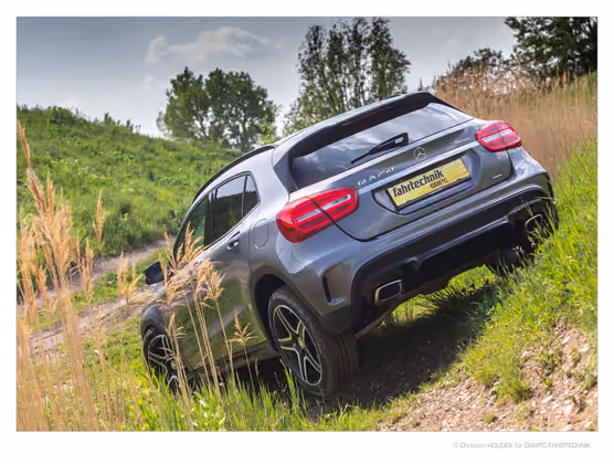 Professionelle Offroad-Trainings werden in den Fahrtechnik-Zentren des Mobilitätsclubs ÖAMTC angeboten.