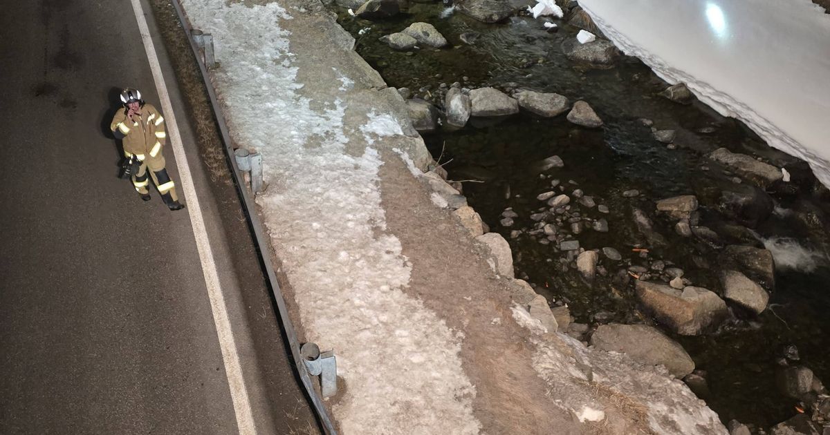 Auto-im-Paznauntal-landete-im-Bach-Lenker-ins-Krankenhaus-gebracht