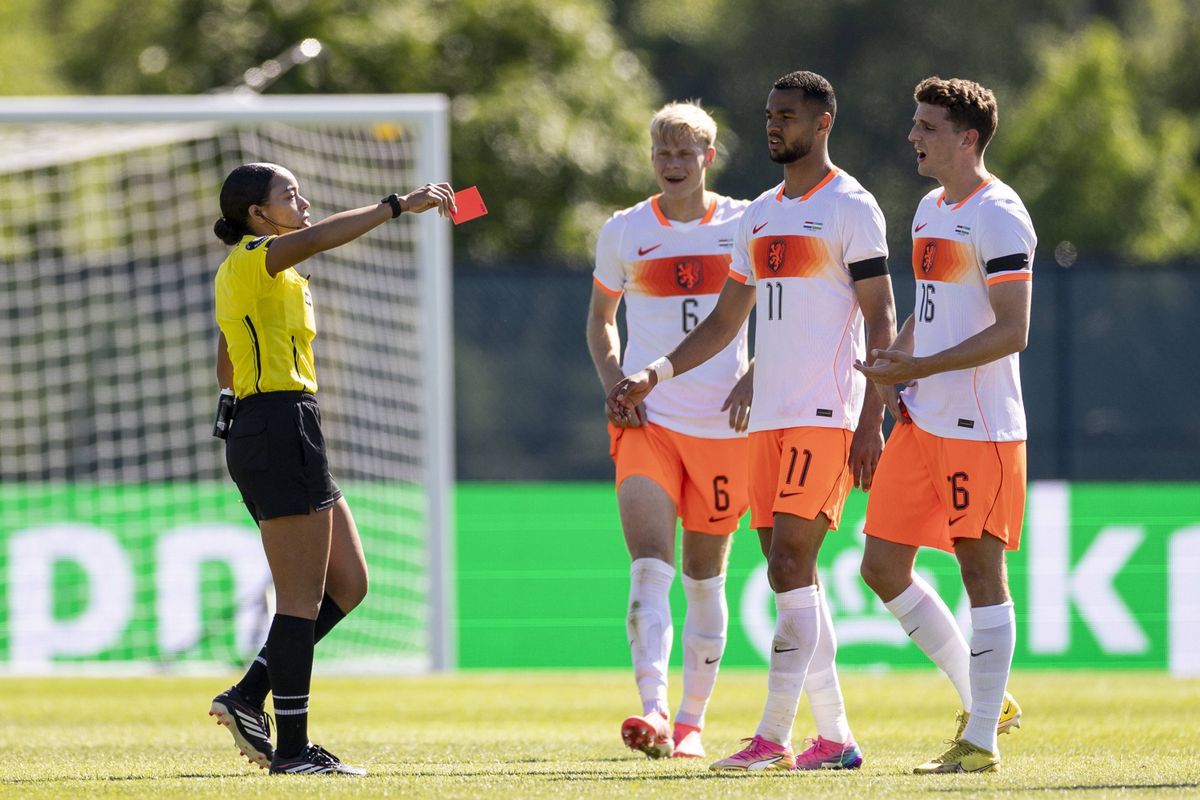 Sperren, Zwangspausen, VAR, Hymnen: Das sind die neuen WM-Re