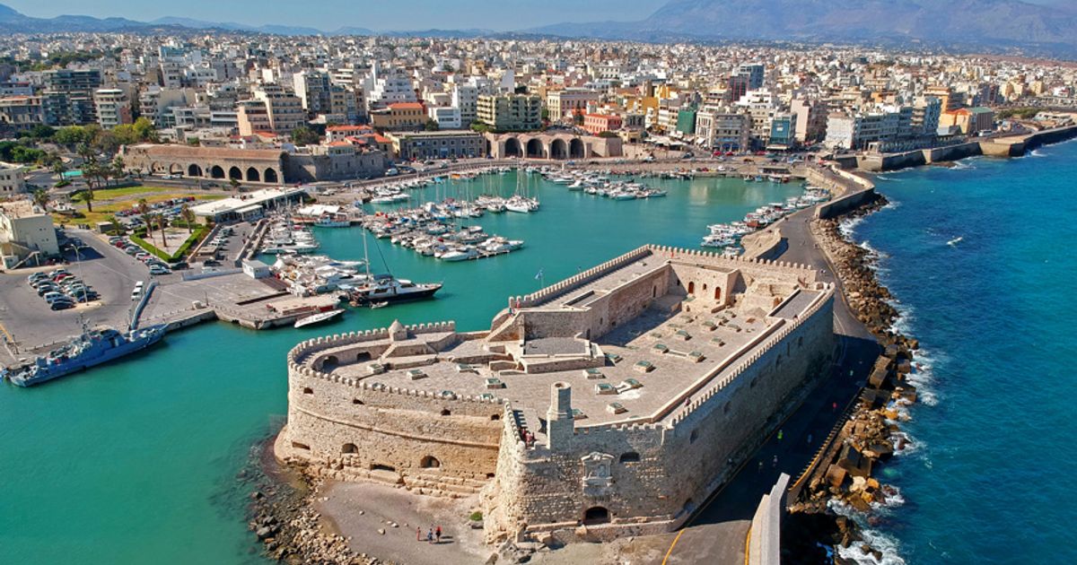 Bauern-stoppten-auf-beliebten-griechischen-Insel-den-Flugverkehr