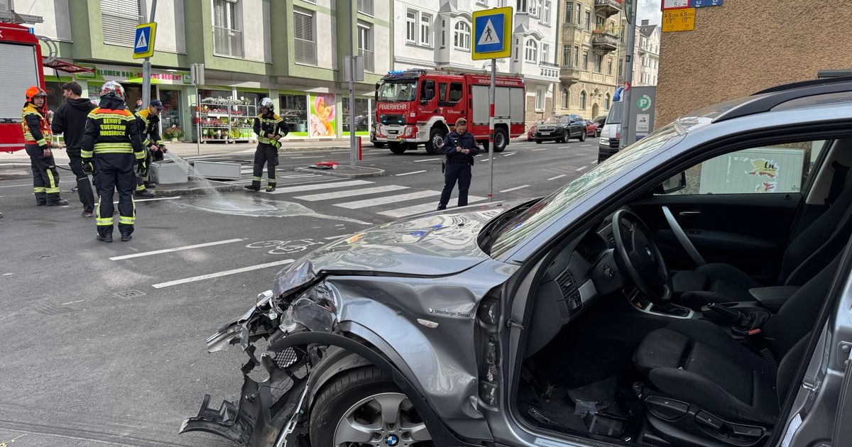 Autofahrer-76-kam-in-Innsbruck-von-Stra-e-ab-und-prallte-gegen-Elektrokasten