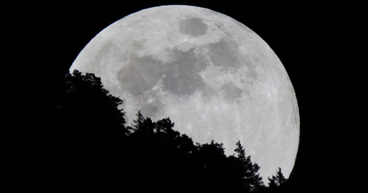 -Schneemond-ber-Tirol-Zeigt-uns-eure-Fotos-vom-Himmelsph-nomen