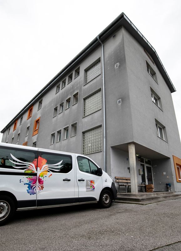 Erste Hilfe gegen Gewalt: Stichfeste Westen und Security für