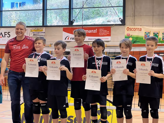 In Unterländer Hand: Der U13-Titel ging an den VC Klafs Brixental.