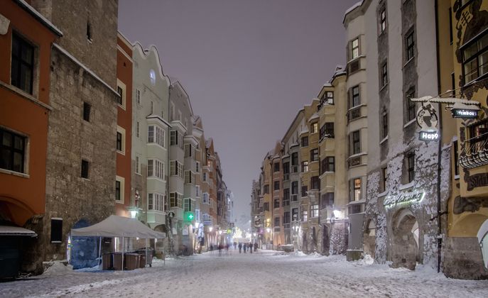 Die Innsbrucker Altstadt im weißen Kleid.