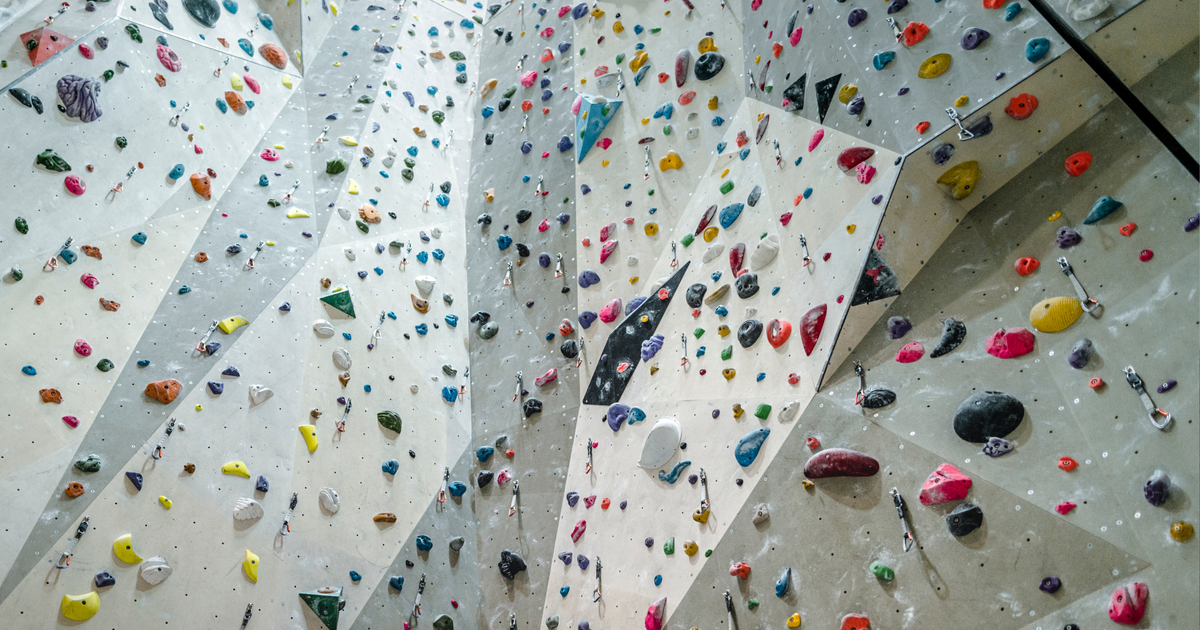 Seil-l-ste-sich-32-J-hriger-st-rzte-in-Innsbrucker-Kletterhalle-zehn-Meter-ab