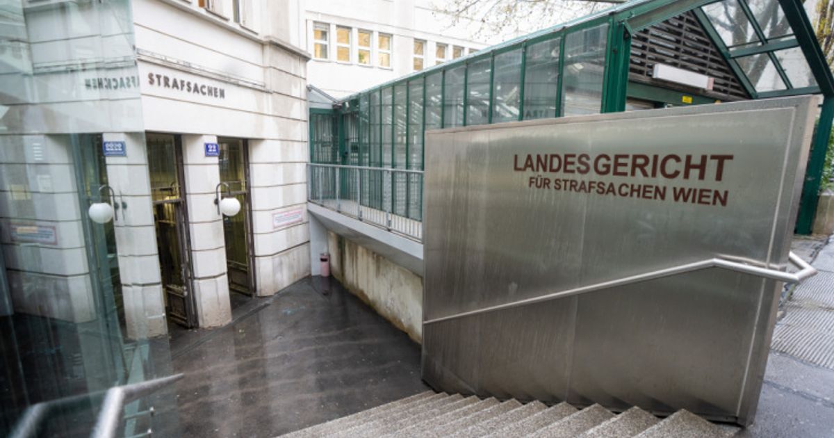 Wie-kam-die-Formel-des-russischen-Gifts-zu-Egisto-Ott-Spitzendiplomat-vor-Gericht