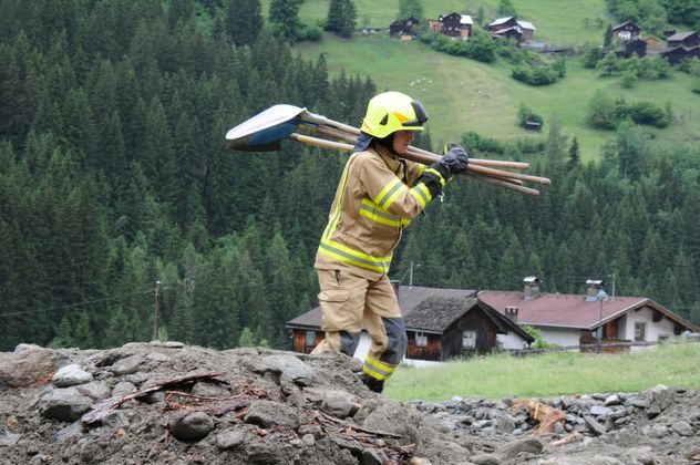 ... und mit kleinem Werkzeug an.