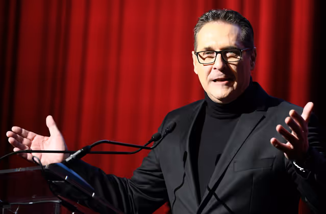 „Man sollte als 50-Jähriger den Jungen nicht mehr alles nachmachen." Späte Einsicht von Ex-FPÖ-Chef Heinz-Christian Strache nach seinem Skiunfall, bei dem er sich eine Knieverletzung zugezogen hat.