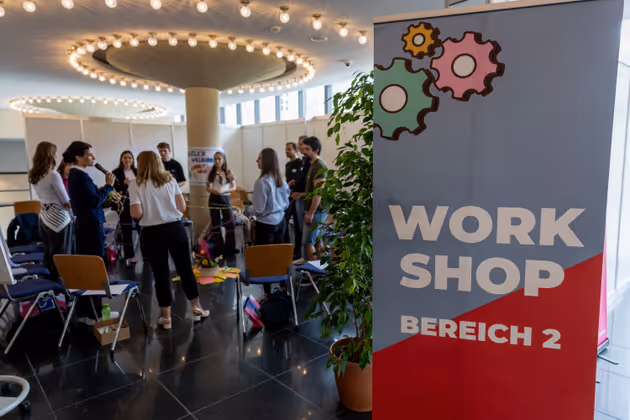 Career Talks und Workshops boten praxisnahe Impulse rund um Karriere, Bewerbung und Networking. 