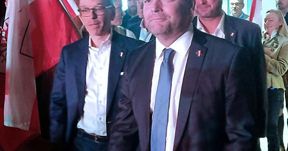 Abwerzger-bl-st-beim-FP-Landesparteitag-mit-98-Prozent-zum-Angriff