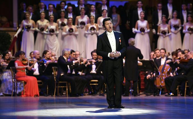 Starsänger Piotr Beczala sang „E Lucevan le stelle" aus Tosca von Giacomo Puccini.