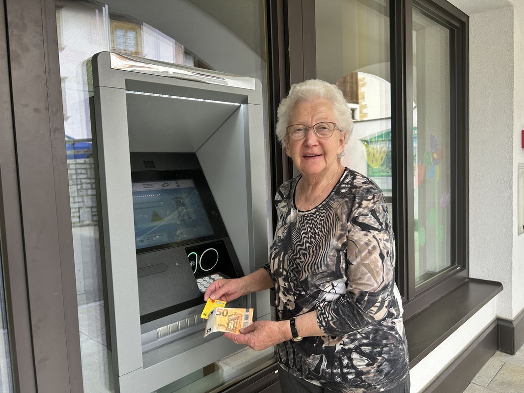 Das Ende des Bargelds? Warum Grins die „Geheimmission Bankomat“ gestartet hat