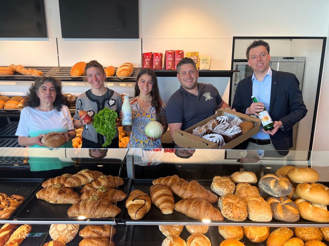 Ungewöhnliche Kooperation: Bäcker und Bürger retten Nahversorger in Reith