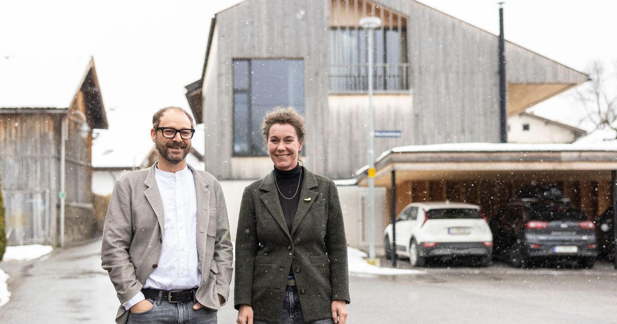 Strom-vom-Dach-Oberl-nder-Familie-trotzt-Preisspr-ngen-bei-l-und-Gas