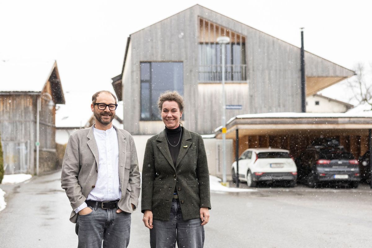 Strom vom Dach: Oberländer Familie trotzt Preissprüngen bei Öl und Gas