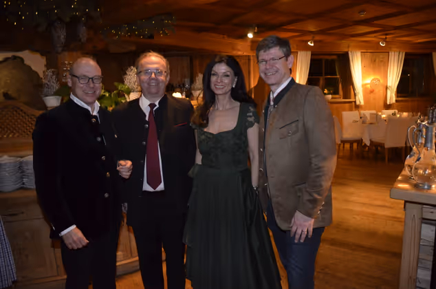 Lanserhof-Chef Christian Harisch, MoHo-CEO Hermann Petz, Charity Präsidentin Sonja Klima mit Drei-Greschäftsführer Rudolf Schrefl (v. l.).