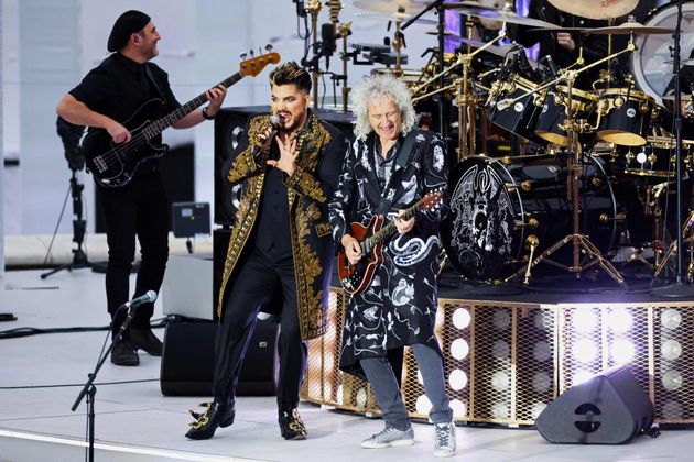 Adam Lambert und Brian May eröffneten mit Queen die Party für die Queen.