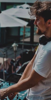 DJ Julien.