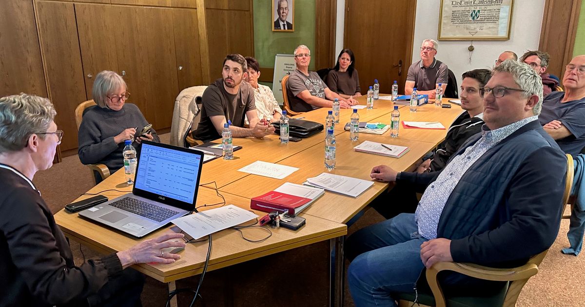 Elmens-R-te-gefordert-Von-versperrten-Klos-und-hohen-Jagdeinnahmen