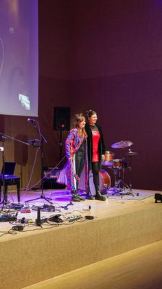 Das Elektropop-Duo besteht aus der Weerbergerin Heidi Erler und der Britin Isobel Cope.