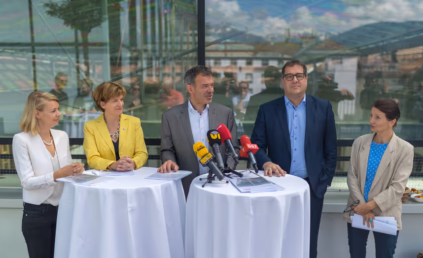 Neo-Koalition präsentiert sich in trauter Viersamkeit