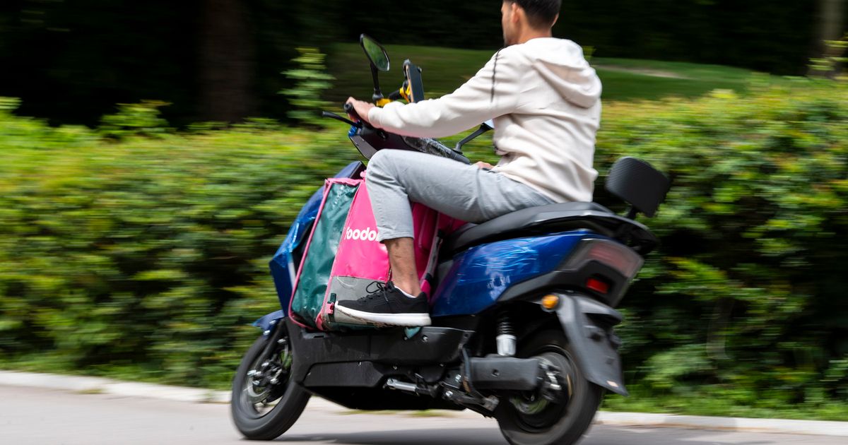 Aus-f-r-E-Mopeds-auf-Radwegen-auch-Helmpflicht-f-r-Scooter-und-E-Bikes-kommt