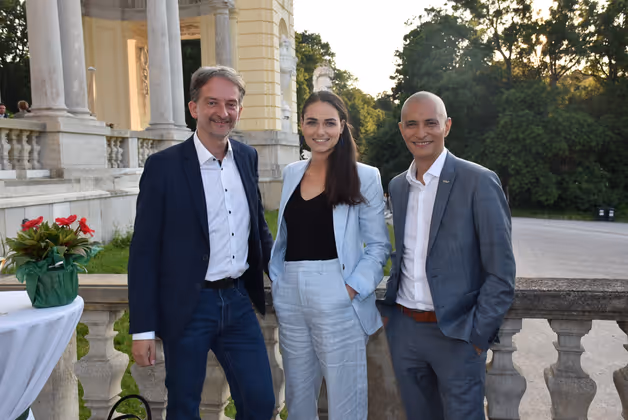 Die NR-Abgeordneten Barbara Neßler und Hermann Weratschnig (l.) mit Patricio Hetfleisch (Marketingleiter der Tirol Werbung).
