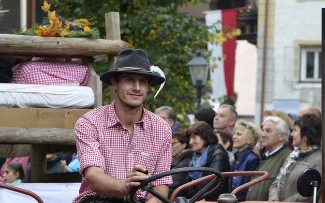Nicht nur die Zeller, auch viele Gäste waren von dem Umzug begeistert.