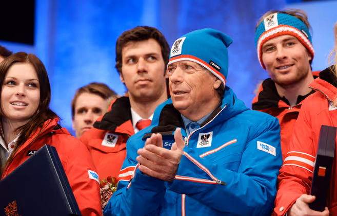 Peter Schröcksnadel applaudierte noch einmal der versammelten Mannschaft.