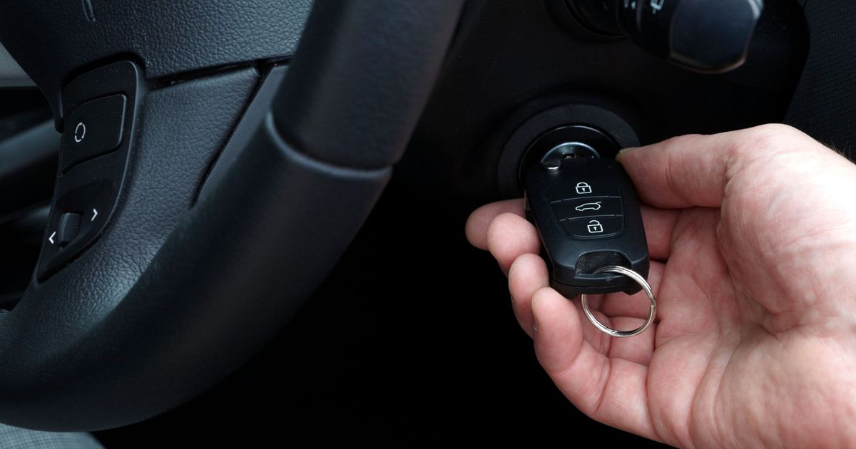 Nach-zwei-Autodiebst-hlen-krachte-32-J-hriger-im-Au-erfern-gegen-Lkw