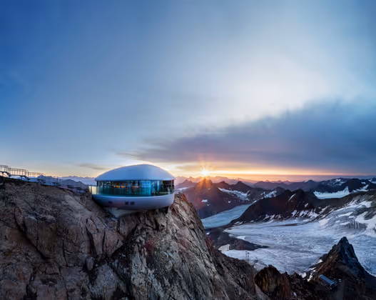 ... Hochgenuss auf 3440 m Seehöhe (Pitztaler Gletscher/Café 3440) ...