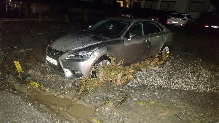 Über Teilen des Bundeslandes Salzburg sind am Donnerstag heftige Gewitter niedergegangen, die schwere Schäden angerichtet haben.